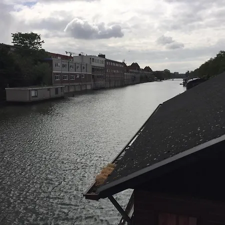 Reiwa Bed & Breakfast Amsterdam