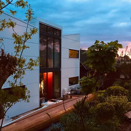 Reiwa Bed & Breakfast